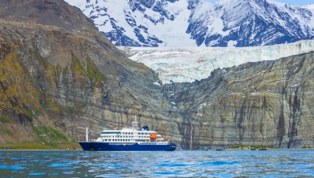 Spitzbergen, zwischen Meer und Eis: Reise ins Herz der Arktis und in die wilden Welten des hohen Nordens