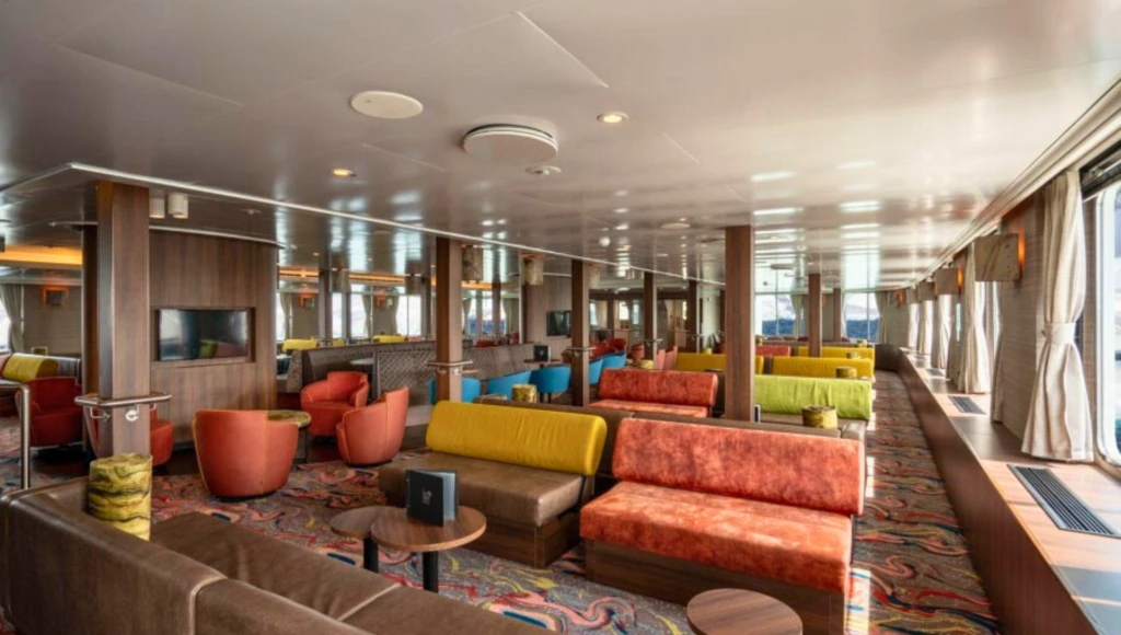 Spitzbergen, zwischen Meer und Eis: Reise ins Herz der Arktis und in die wilden Welten des hohen Nordens