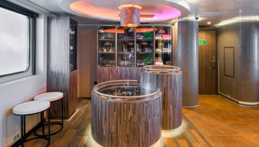 Spitzbergen, zwischen Meer und Eis: Reise ins Herz der Arktis und in die wilden Welten des hohen Nordens