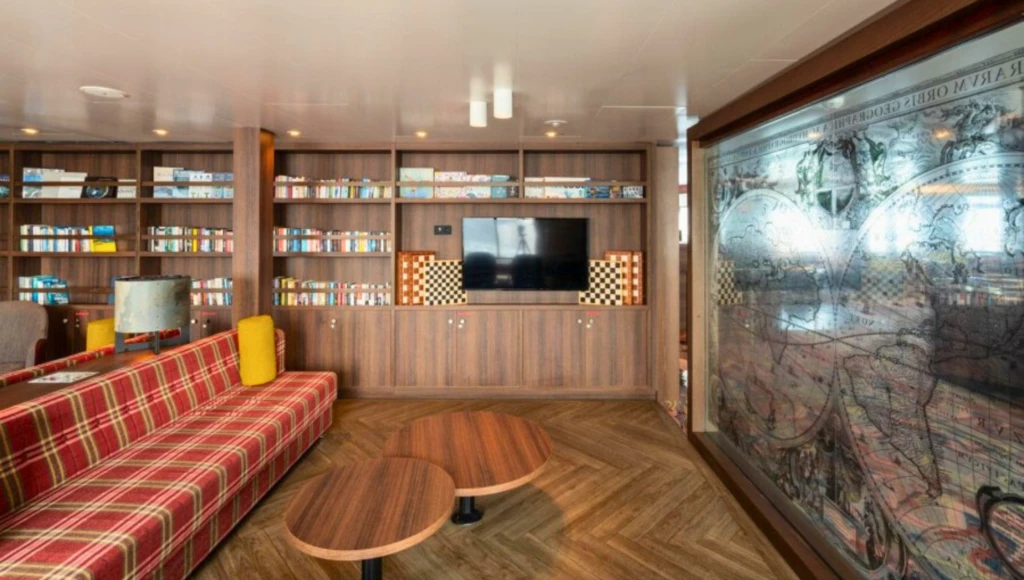 Spitzbergen, zwischen Meer und Eis: Reise ins Herz der Arktis und in die wilden Welten des hohen Nordens