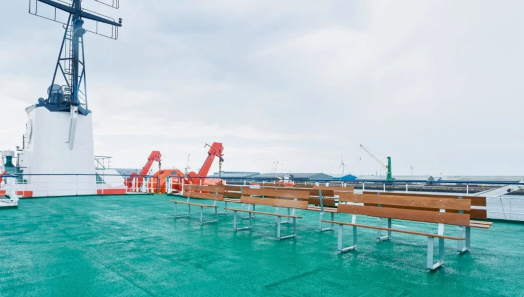 Expedición de 8 días al norte de Svalbard: entre fiordos helados, paisajes espectaculares y fauna salvaje