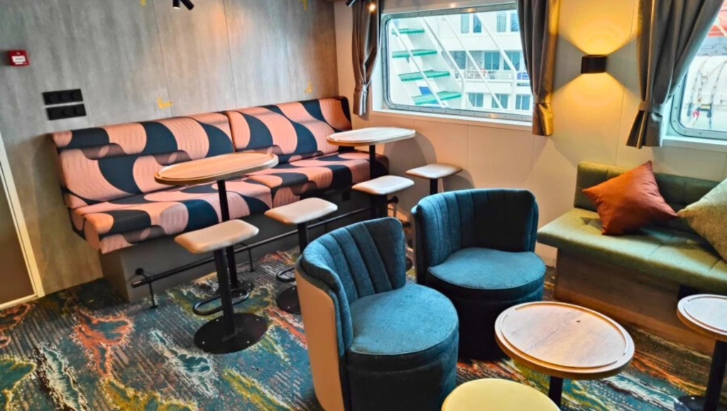 Expedición de 8 días al norte de Svalbard: entre fiordos helados, paisajes espectaculares y fauna salvaje