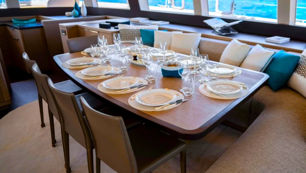 Exceptional travel in the Seychelles: the peaceful charm of the lagoons aboard a luxury catamaran