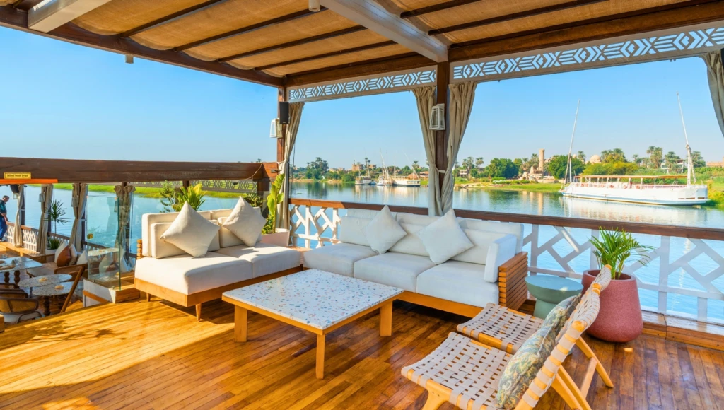 An exceptional 8-day trip on the Nile in a private dahabieh, between ancient splendors and timeless landscapes