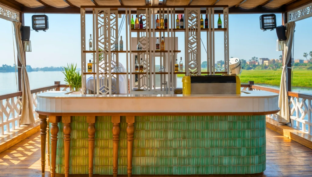 An exceptional 8-day trip on the Nile in a private dahabieh, between ancient splendors and timeless landscapes