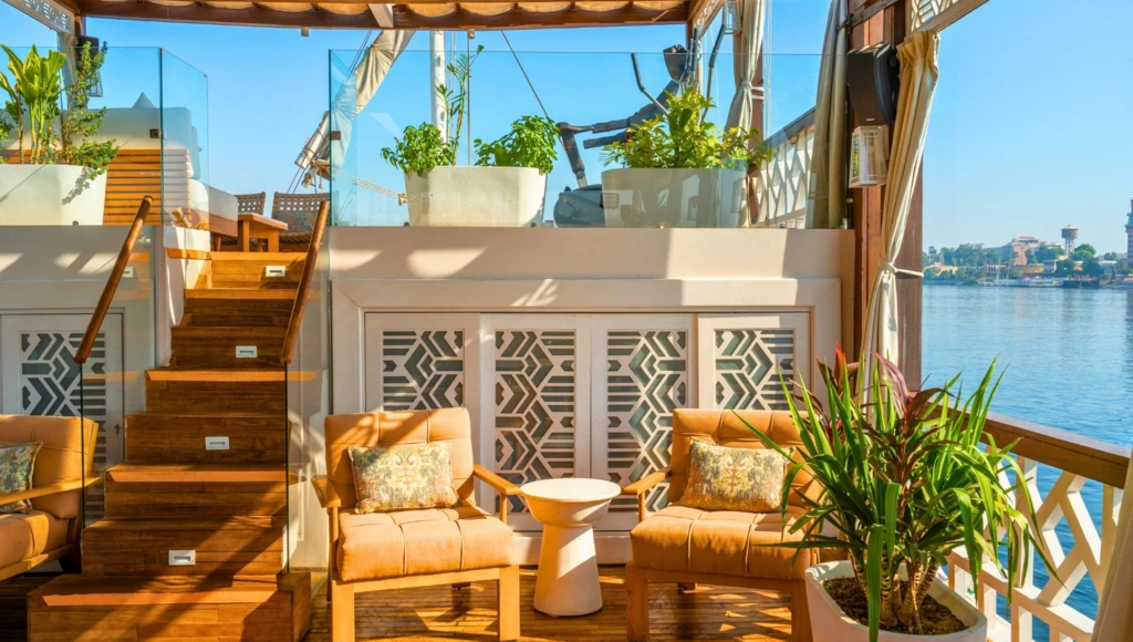 An exceptional 8-day trip on the Nile in a private dahabieh, between ancient splendors and timeless landscapes