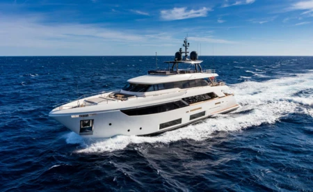 Custom Line Navetta 33