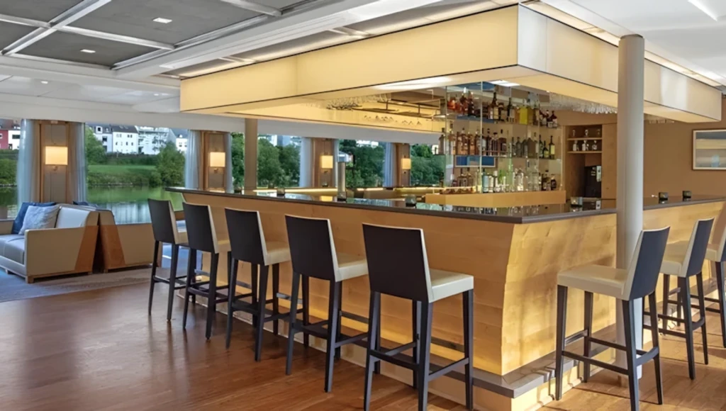 Elbe im Festtagsglanz: 10-tägige Kreuzfahrt zwischen Weihnachtsmärkten, symbolträchtigen Städten und märchenhaften Kulissen