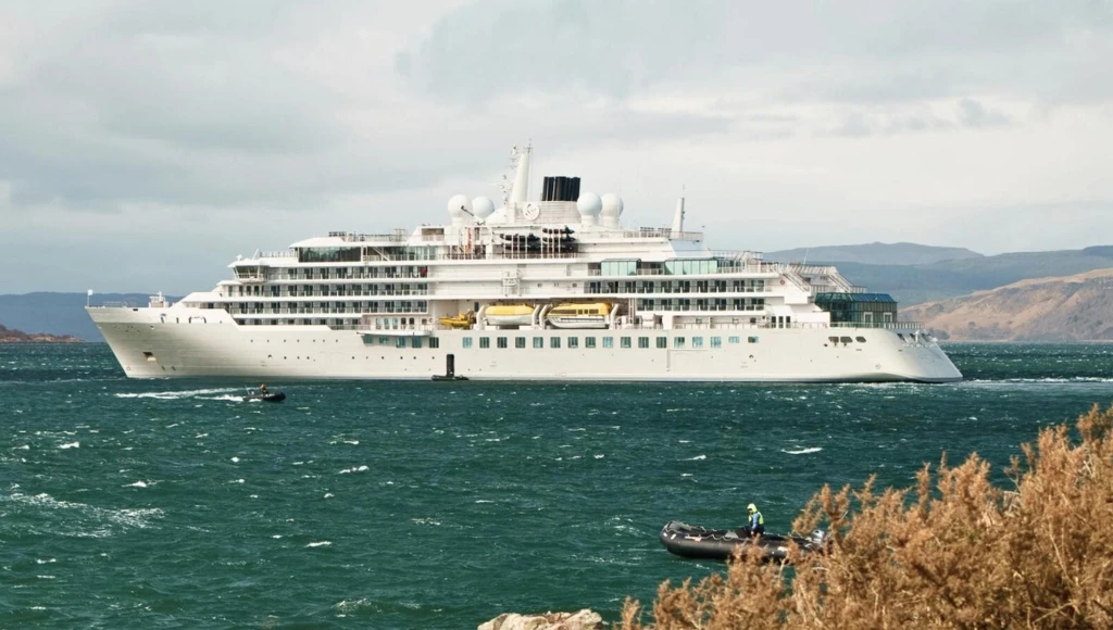 Odyssée boréale: Eine außergewöhnliche 10-tägige Reise ans Ende der Welt zwischen Tromsø, dem Nordkap, der Bäreninsel und Spitzbergen