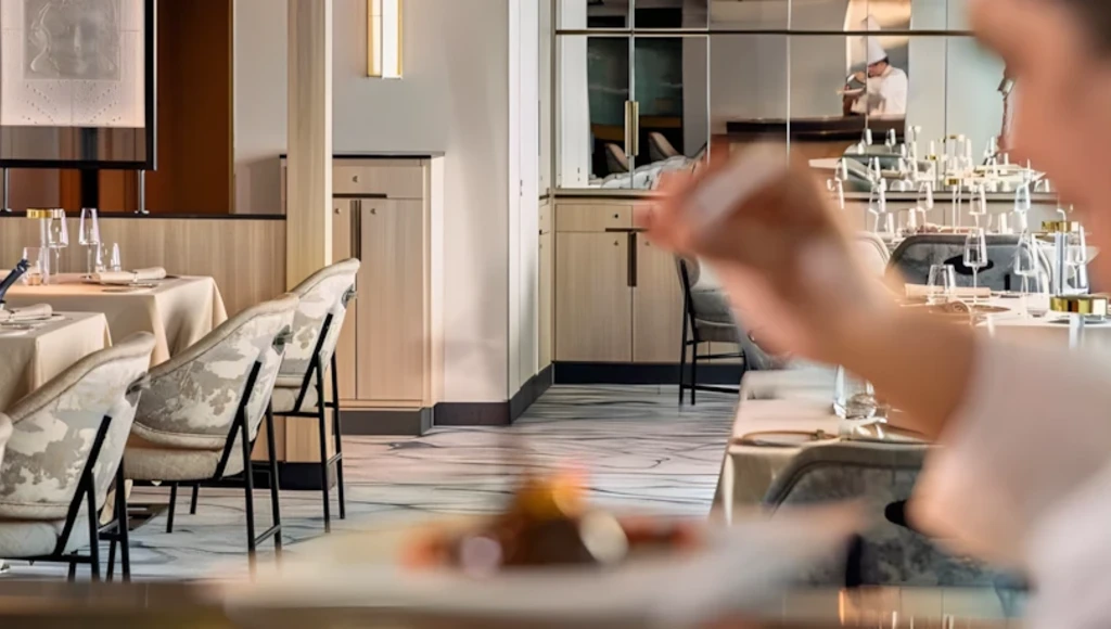 Odyssée boréale: Eine außergewöhnliche 10-tägige Reise ans Ende der Welt zwischen Tromsø, dem Nordkap, der Bäreninsel und Spitzbergen