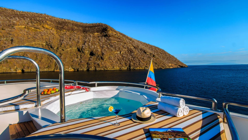 5-tägige Katamaran-Odyssee auf den Galápagosinseln: Vulkanstrände, Leguane und Seelöwen