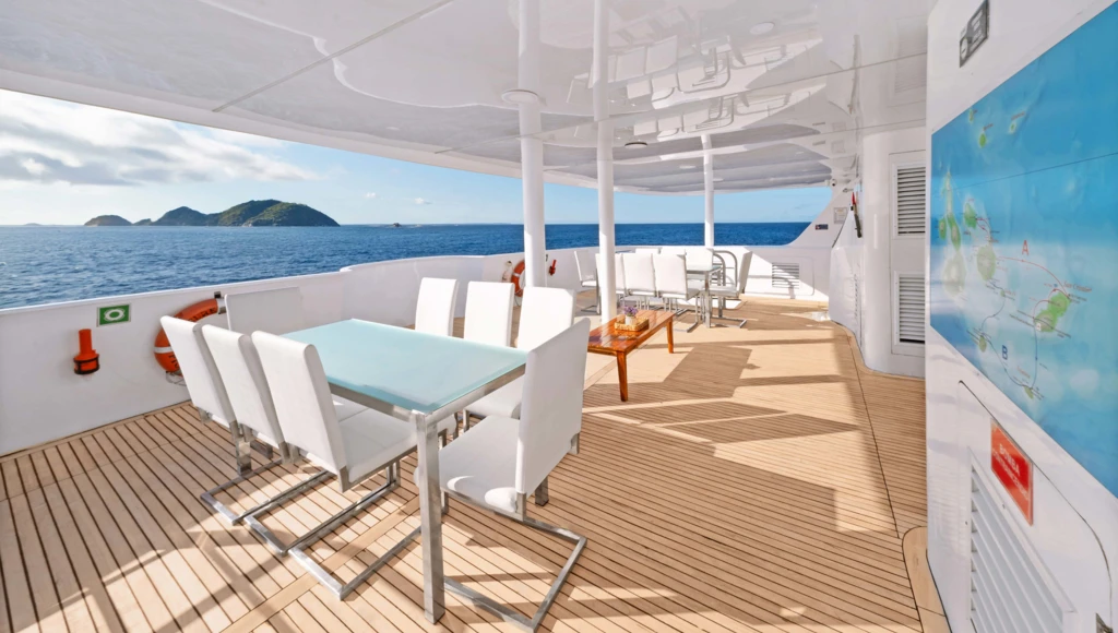 5-tägige Katamaran-Odyssee auf den Galápagosinseln: Vulkanstrände, Leguane und Seelöwen