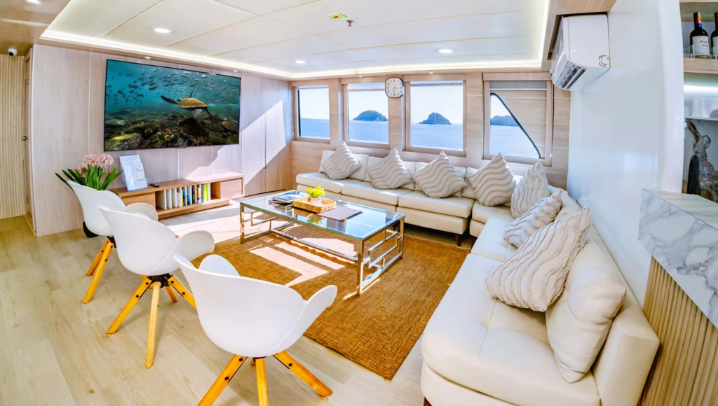 5-tägige Katamaran-Odyssee auf den Galápagosinseln: Vulkanstrände, Leguane und Seelöwen