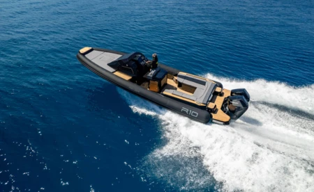 Renier R10 Cabin Tourer