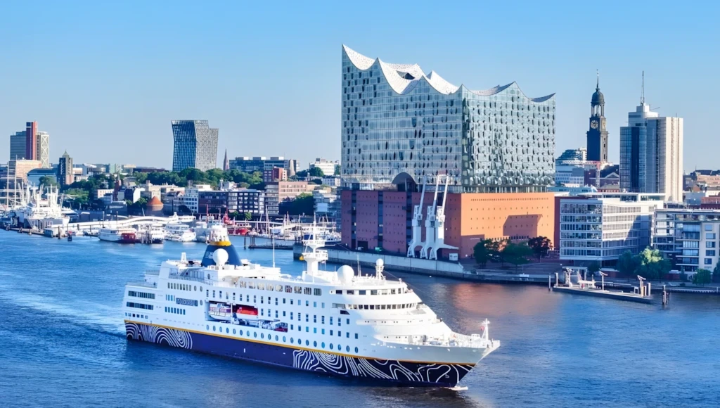 Symphonie des glaces : expédition polaire au cœur de la nature groenlandaise entre glaciers, fjords et villages inuit
