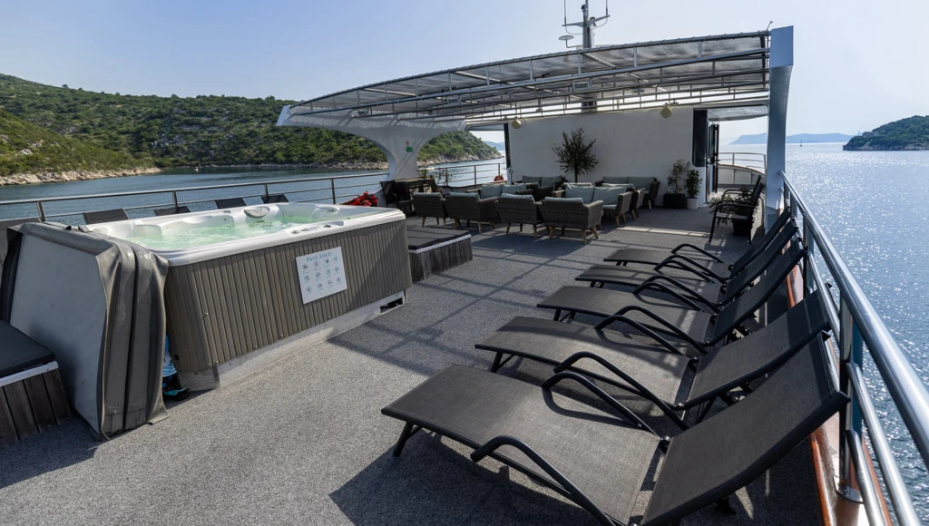 Exklusive 8-tägige Kreuzfahrt zwischen Split und Dubrovnik: Nationalparks, Austern aus Ston und Sonnenuntergang auf Hvar