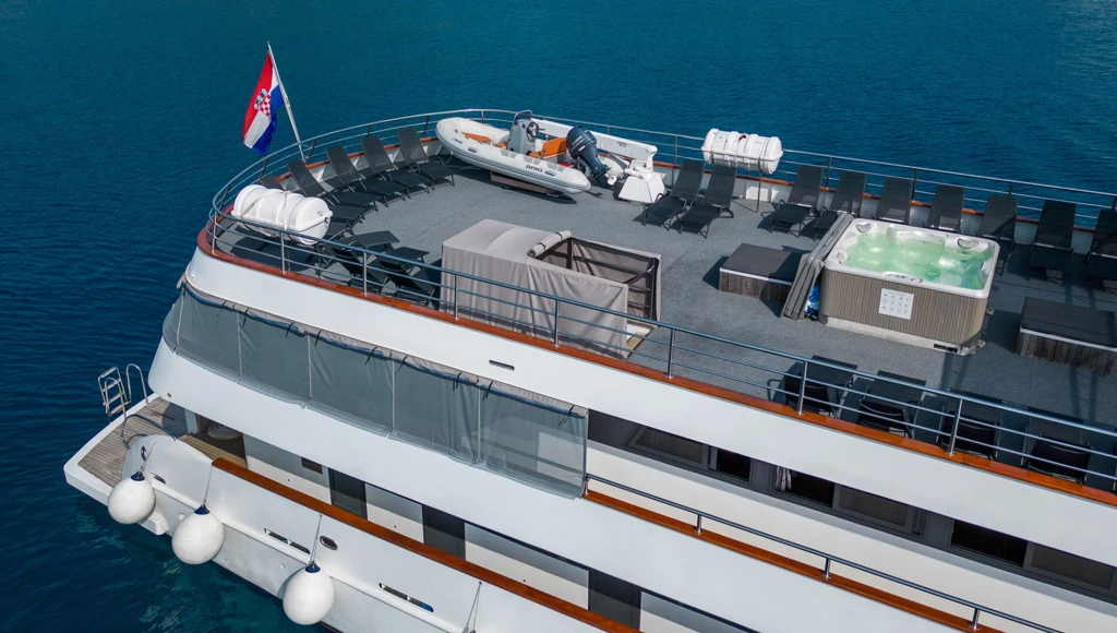 Exklusive 8-tägige Kreuzfahrt zwischen Split und Dubrovnik: Nationalparks, Austern aus Ston und Sonnenuntergang auf Hvar