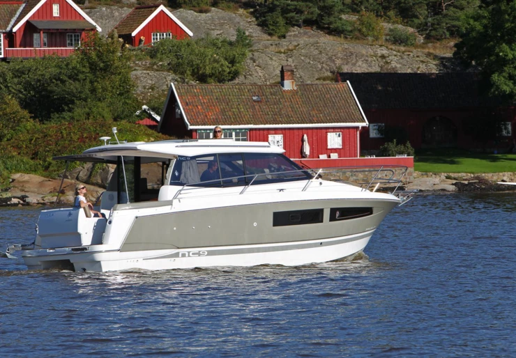 Jeanneau NC 9 Benitses | Oaseas