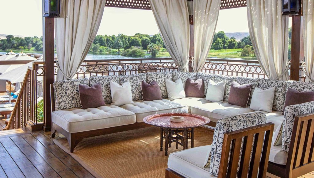 Navigation privée de 6 jours en dahabieh : de Louxor à Assouan, entre escales culturelles, luxe discret et moments de détente