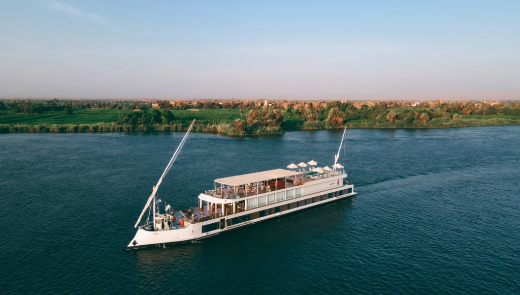 Rivages sacrés du Nil : croisière raffinée de 5 jours en dahabieh au cœur des trésors pharaoniques, de Louxor à Assouan