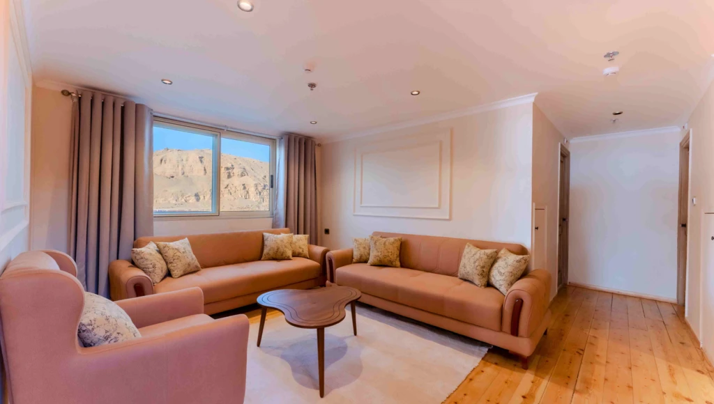 Splendours of the Nile: 8 days sailing through ancient Egypt, between the temples of Luxor and the ruins of Aswan