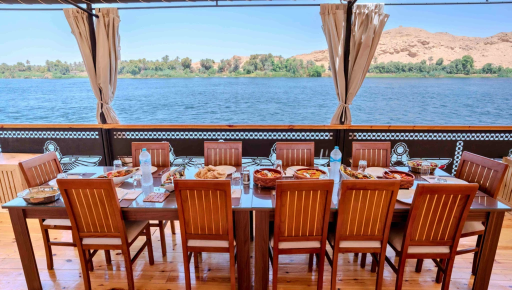 Splendours of the Nile: 8 days sailing through ancient Egypt, between the temples of Luxor and the ruins of Aswan