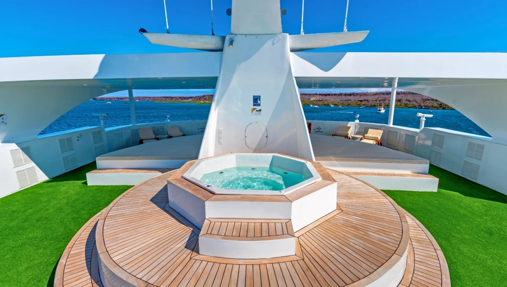 Spedizione di 8 giorni alle Galápagos, da Isabela a Española: tra snorkeling, escursioni e alla scoperta di una fauna unica al mondo