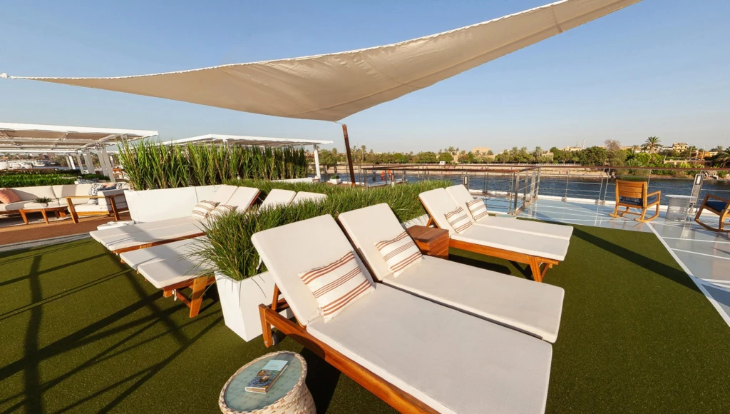 Voyage de 12 jours au cœur de l’Égypte mystérieuse : entre grandeur des pharaons et atmosphère suspendue sur le Nil