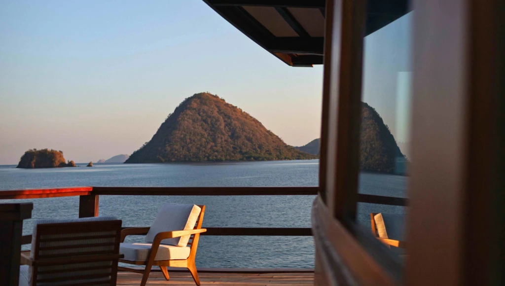 5 days of adventure and serenity in the Flores Sea, from Kelor to Sebayur, between wild islands and turquoise lagoons