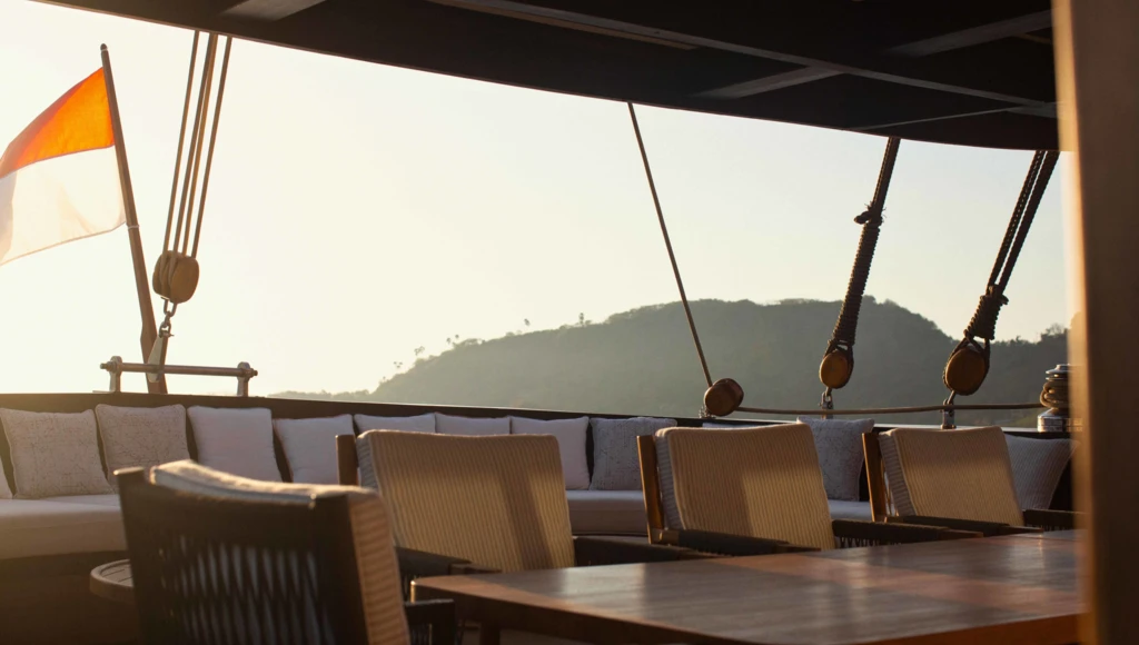 5 days of adventure and serenity in the Flores Sea, from Kelor to Sebayur, between wild islands and turquoise lagoons