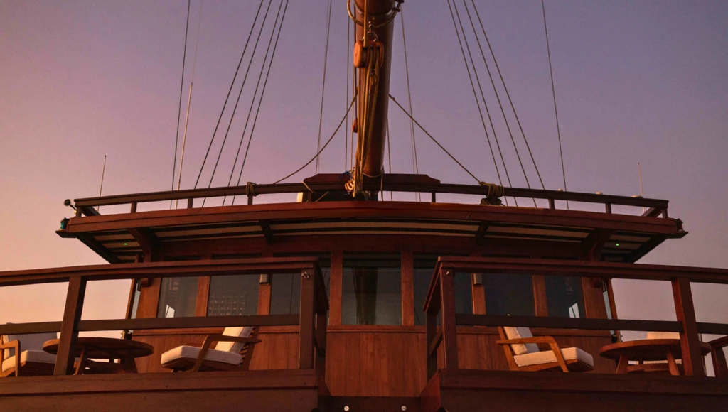 5 days of adventure and serenity in the Flores Sea, from Kelor to Sebayur, between wild islands and turquoise lagoons