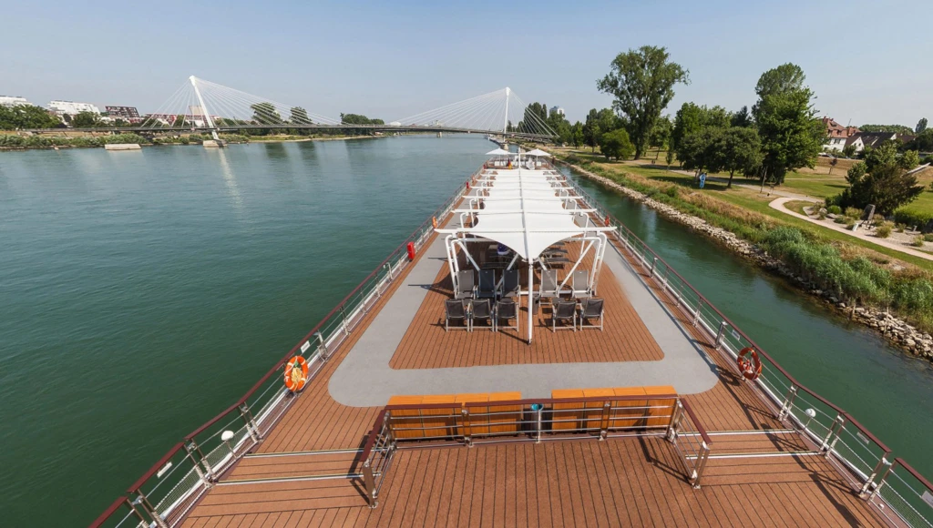 From Paris to the sparkling banks of the Main and Moselle rivers: a 12-day journey in the spirit of Christmas