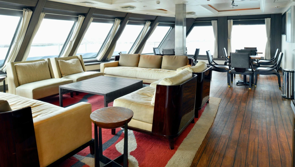 Patagonian journey from Ushuaia to Punta Arenas: 5 days of discovery through the fjords and glaciers of Patagonia, from the Beagle Channel to the Strait of Magellan