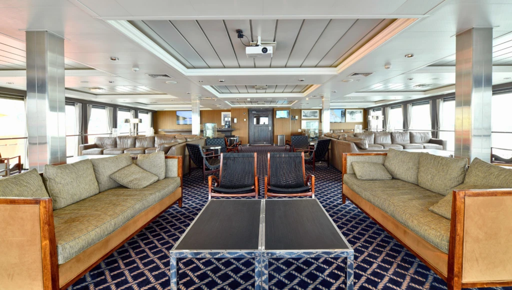 Patagonian journey from Ushuaia to Punta Arenas: 5 days of discovery through the fjords and glaciers of Patagonia, from the Beagle Channel to the Strait of Magellan