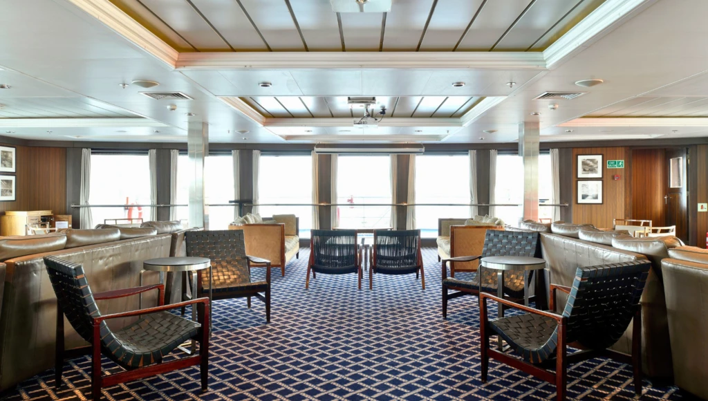 Patagonian journey from Ushuaia to Punta Arenas: 5 days of discovery through the fjords and glaciers of Patagonia, from the Beagle Channel to the Strait of Magellan