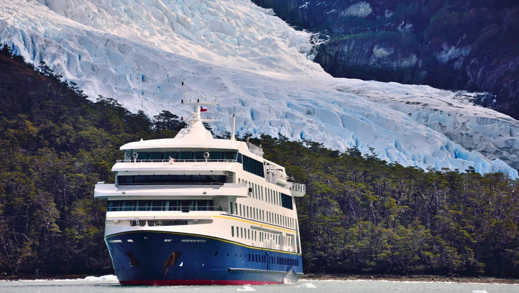 Patagonian journey from Ushuaia to Punta Arenas: 5 days of discovery through the fjords and glaciers of Patagonia, from the Beagle Channel to the Strait of Magellan