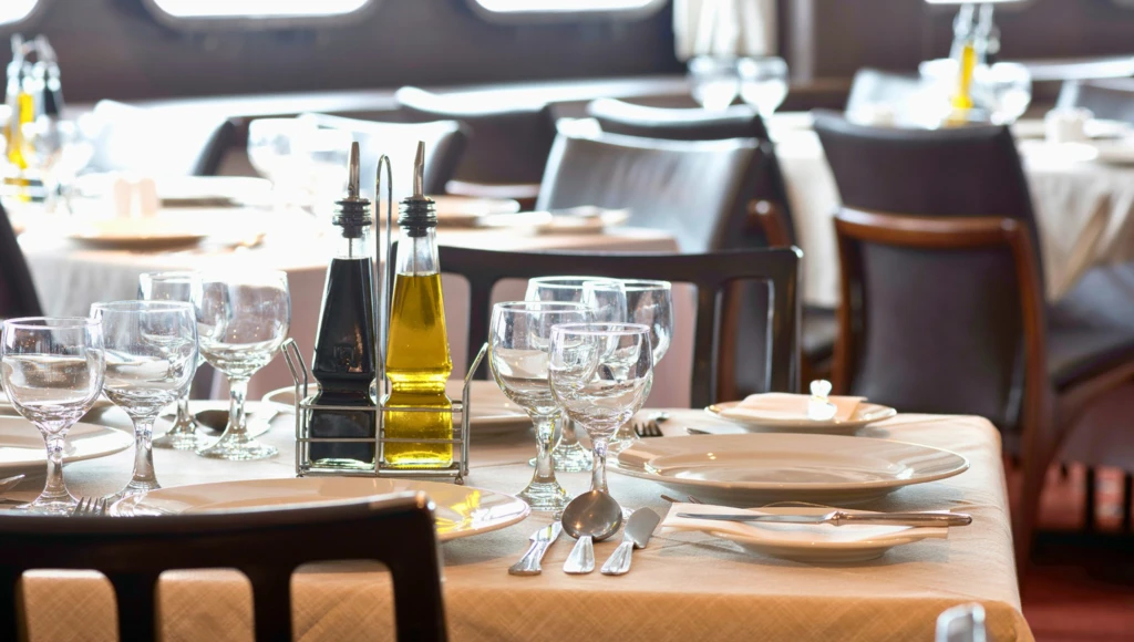 Patagonian journey from Ushuaia to Punta Arenas: 5 days of discovery through the fjords and glaciers of Patagonia, from the Beagle Channel to the Strait of Magellan