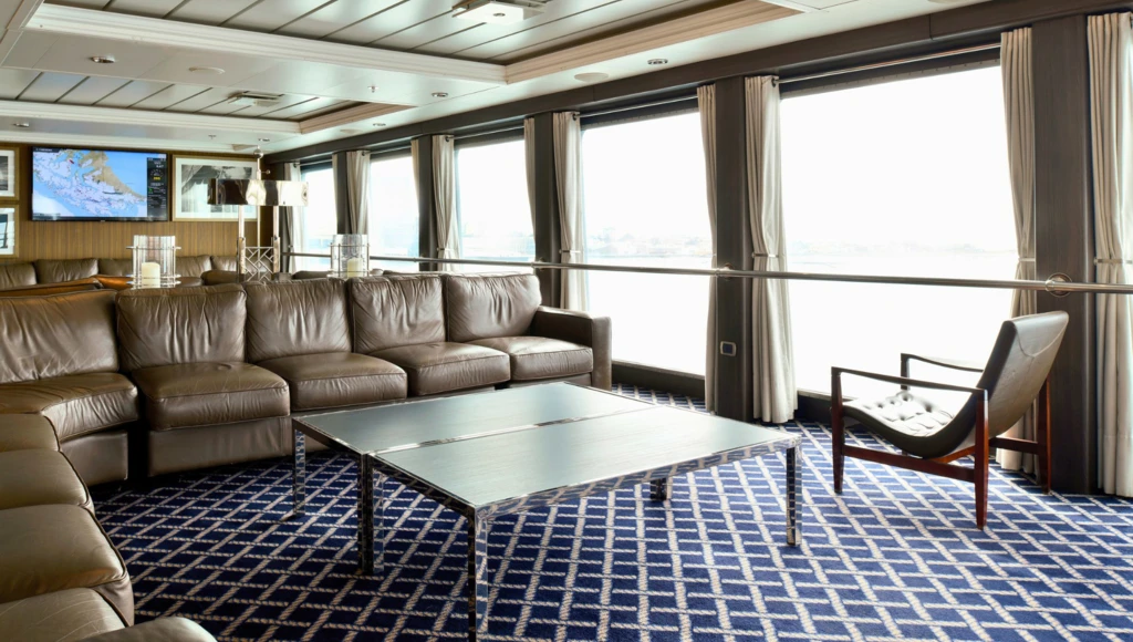 Patagonian journey from Ushuaia to Punta Arenas: 5 days of discovery through the fjords and glaciers of Patagonia, from the Beagle Channel to the Strait of Magellan