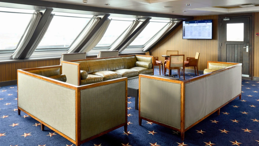 Patagonian journey from Ushuaia to Punta Arenas: 5 days of discovery through the fjords and glaciers of Patagonia, from the Beagle Channel to the Strait of Magellan