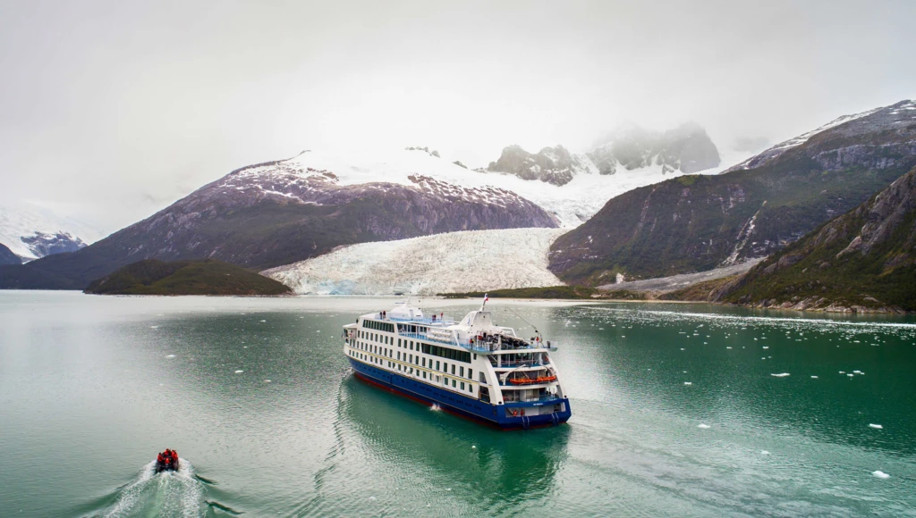 At the edge of wild Patagonia: a 5-day cruise between the fjords and glaciers of Tierra del Fuego, from Punta Arenas to Ushuaia