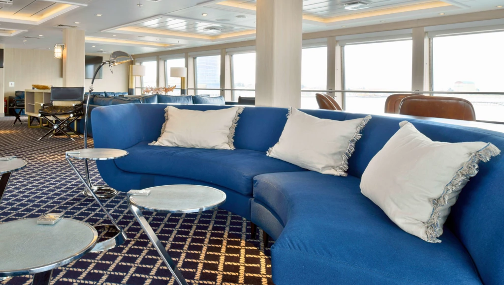 At the edge of wild Patagonia: a 5-day cruise between the fjords and glaciers of Tierra del Fuego, from Punta Arenas to Ushuaia