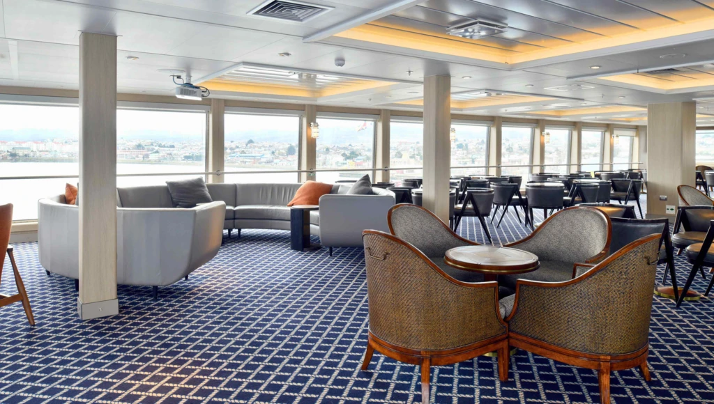 At the edge of wild Patagonia: a 5-day cruise between the fjords and glaciers of Tierra del Fuego, from Punta Arenas to Ushuaia