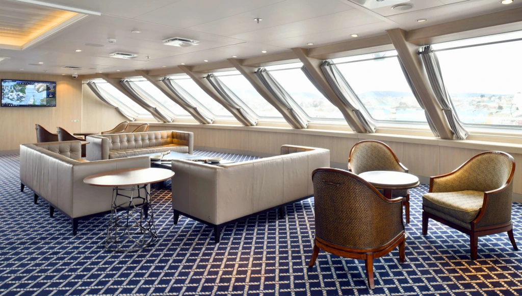 At the edge of wild Patagonia: a 5-day cruise between the fjords and glaciers of Tierra del Fuego, from Punta Arenas to Ushuaia