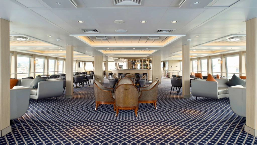 At the edge of wild Patagonia: a 5-day cruise between the fjords and glaciers of Tierra del Fuego, from Punta Arenas to Ushuaia