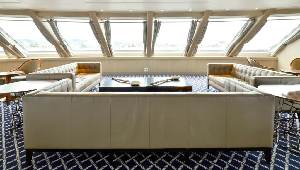 At the edge of wild Patagonia: a 5-day cruise between the fjords and glaciers of Tierra del Fuego, from Punta Arenas to Ushuaia