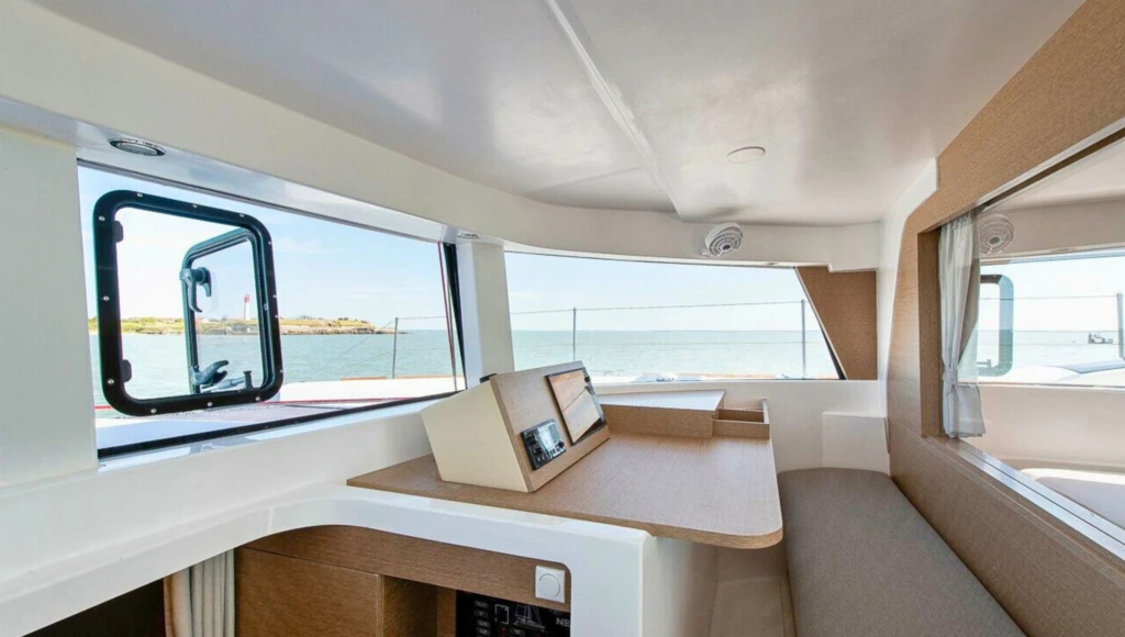 Long-distance sailing trip from Corsica to Martinique: four weeks learning ocean navigation on Yannick Bestaven's sailboat, bound for the Caribbean.