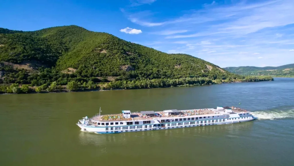 Croisière de luxe de 5 jours entre Budapest et Vienne sur le Danube majestueux : paysages, palais et gastronomie
