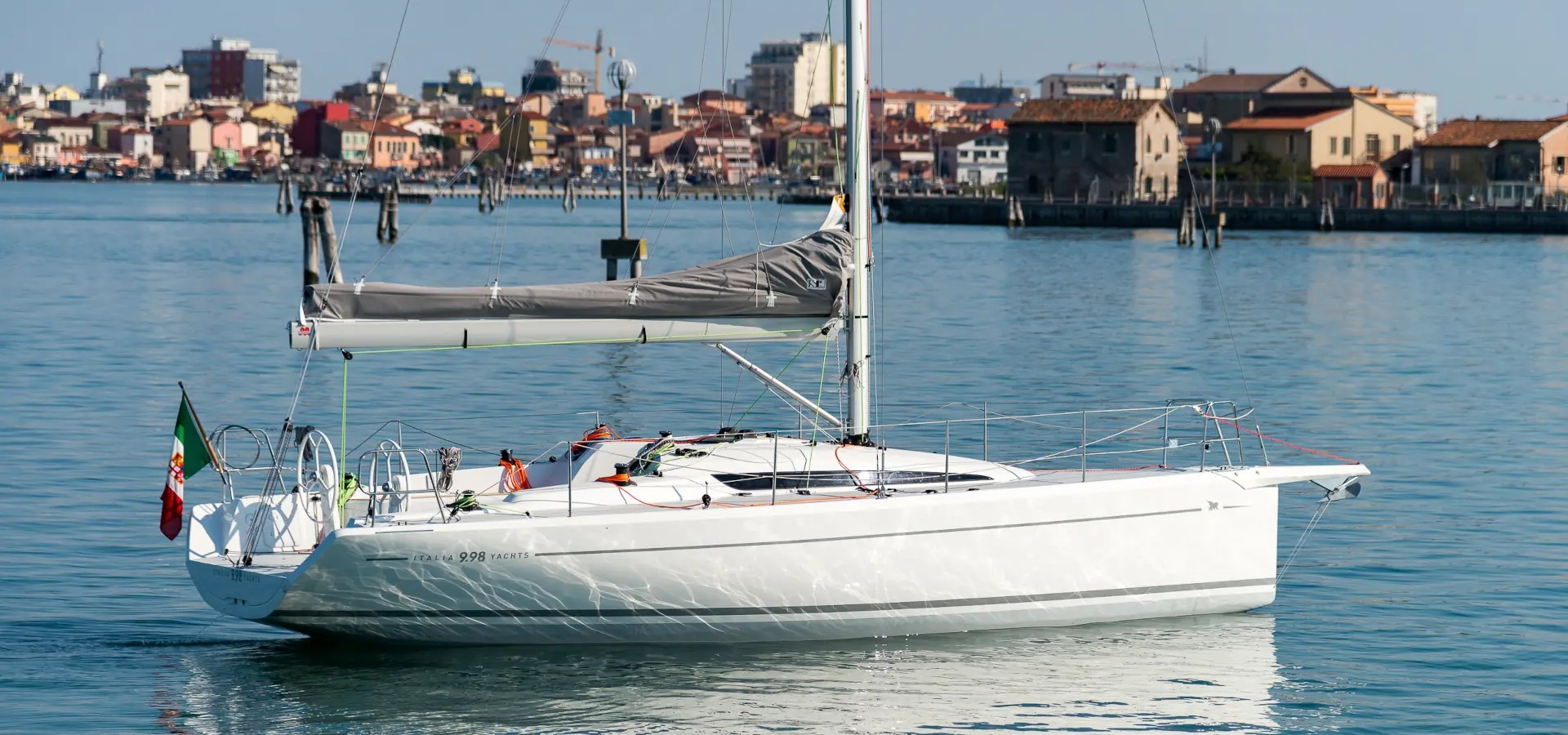 Italia Yachts 9.98
