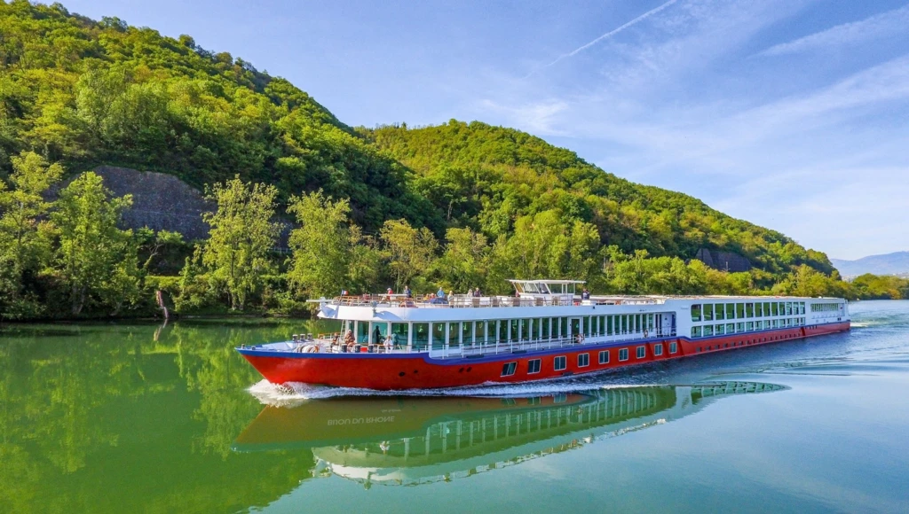 Von Lyon bis zur Camargue: provenzalische Landschaften, Weinberge und Flusscharme in 8 Tagen