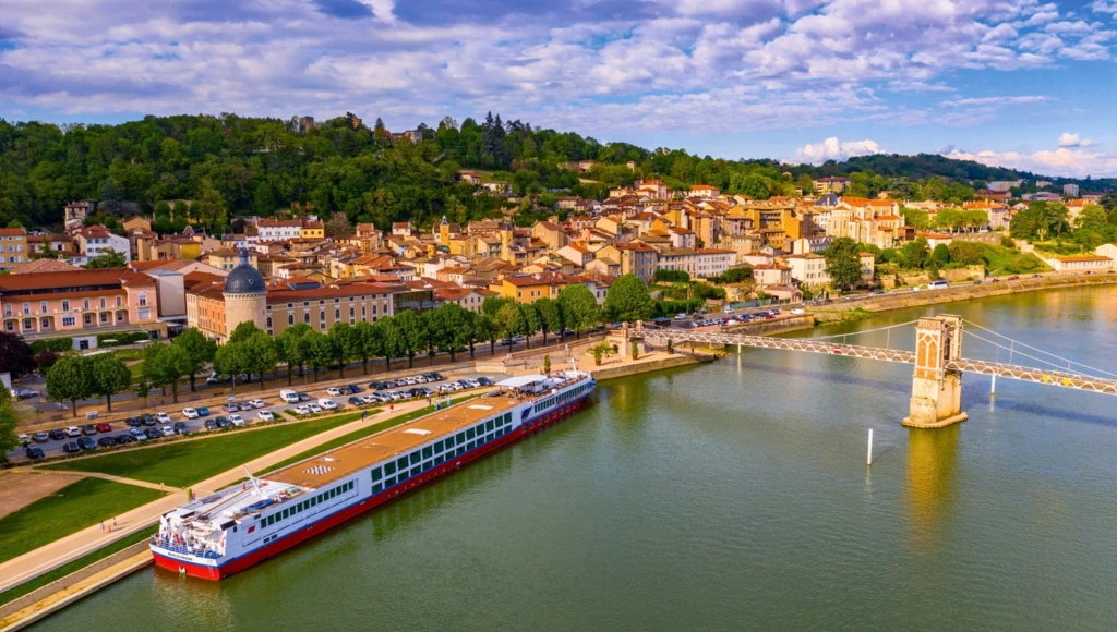 Von Lyon bis zur Camargue: provenzalische Landschaften, Weinberge und Flusscharme in 8 Tagen